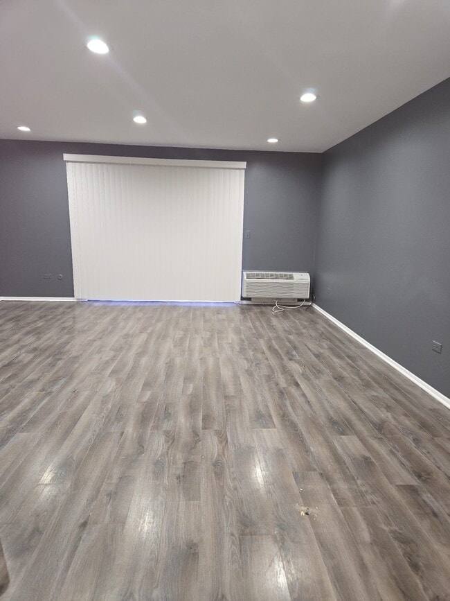 Photo - 19 E Palatine Rd Unidad 2b Rental