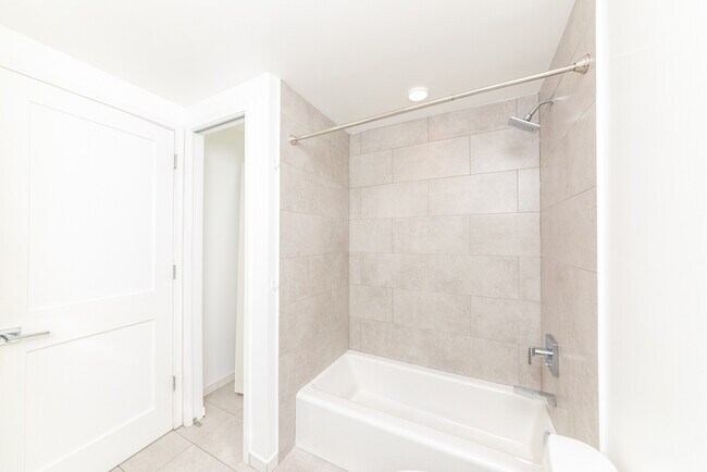 Photo - 10 E Ontario St Unidad 4903