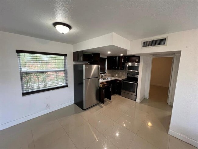 Photo - 1275 SW 36th Ave Unit A