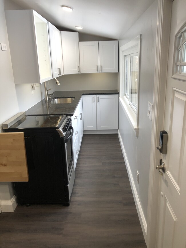 264 Great Plain Rd Unidad C