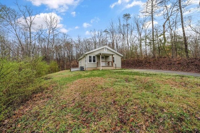 Photo - Harriman 37748 - Charming 2-bedroom, 1.5-bathroom Home nestled on 3.8 acres of woods - Contact Ch...