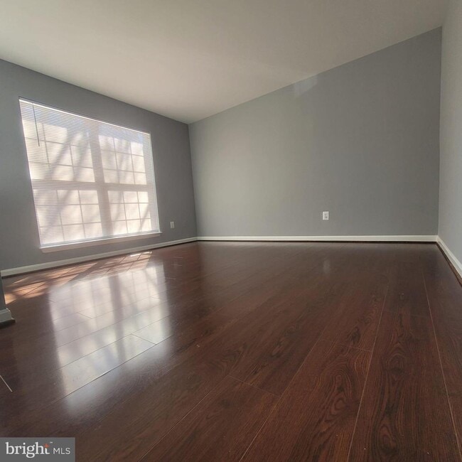 Building Photo - 10918 Pope St