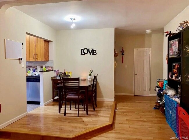 Photo - 69-60 108th St Unidad 420