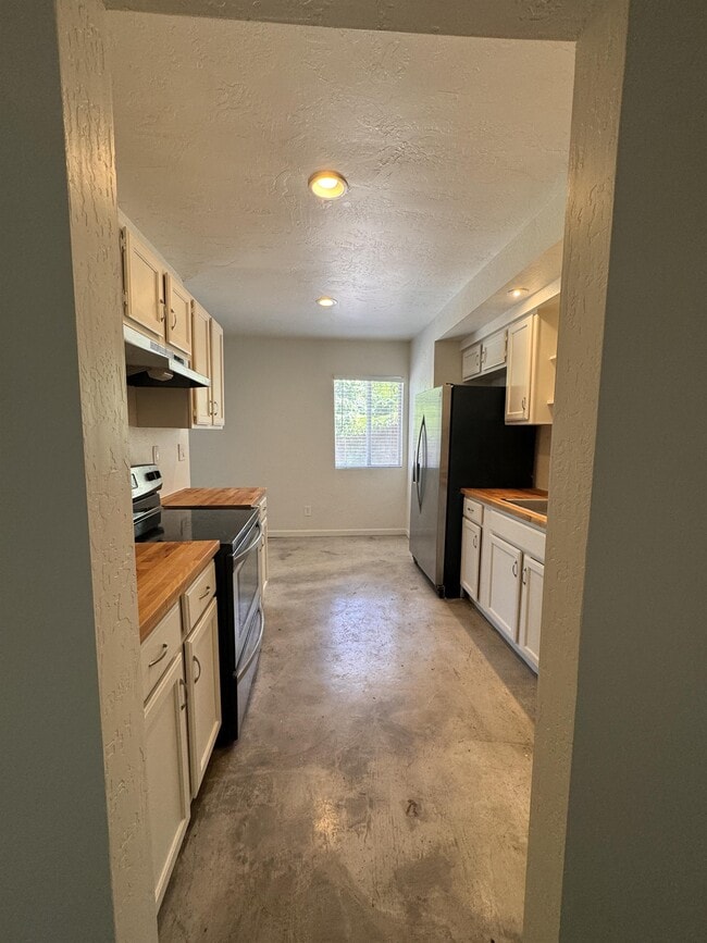 Photo - 2718 N Greenfield Rd