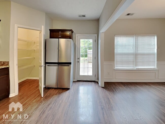 Photo - 423 John Deere Dr