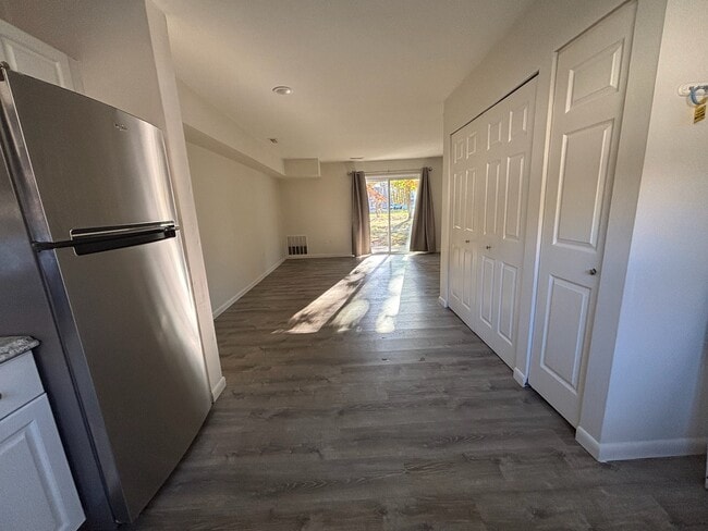 Kitchen /Living room - 79 Tavistock Dr