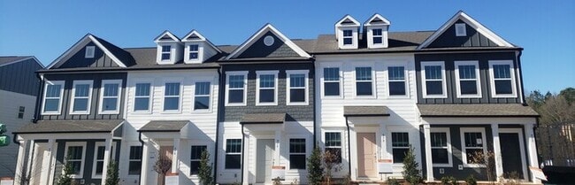 Beautiful Modern 2-Bedroom Townhome -AVAILABLE AUGUST 2026