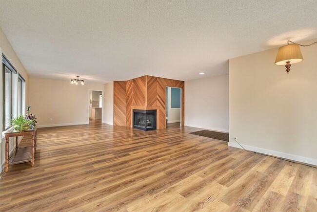 Photo - Single Level Ranch Style Home in Singing W...