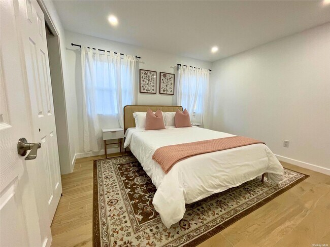 Photo - 127-03 152nd Ave