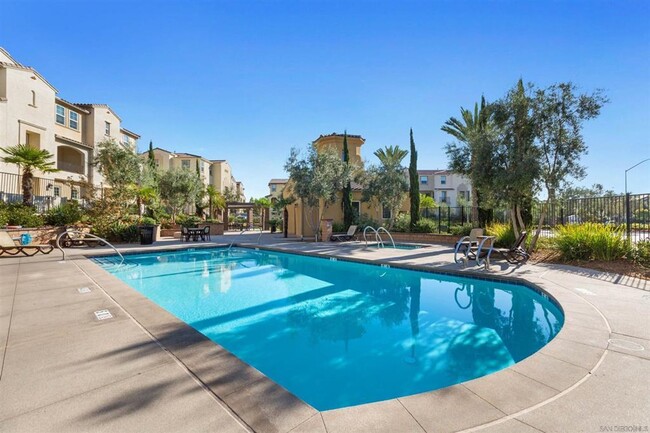 Building Photo - ***MOVE IN SPECIAL***Stylish Three-Story T... Rental