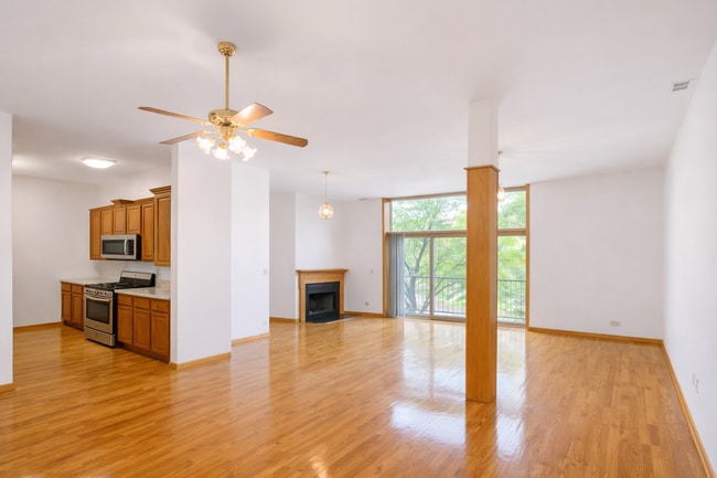 Photo - 2375 W Montana St Unidad B2