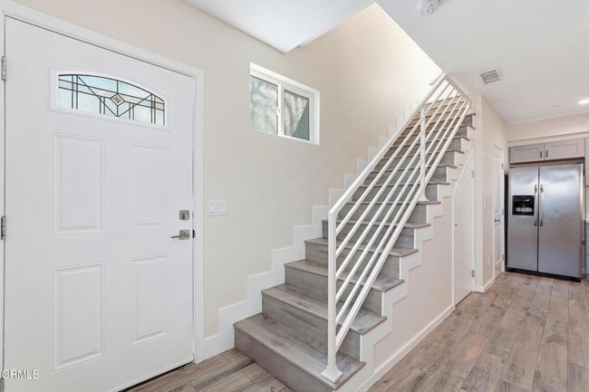 6721 1/2 Vineland Avenue Unit