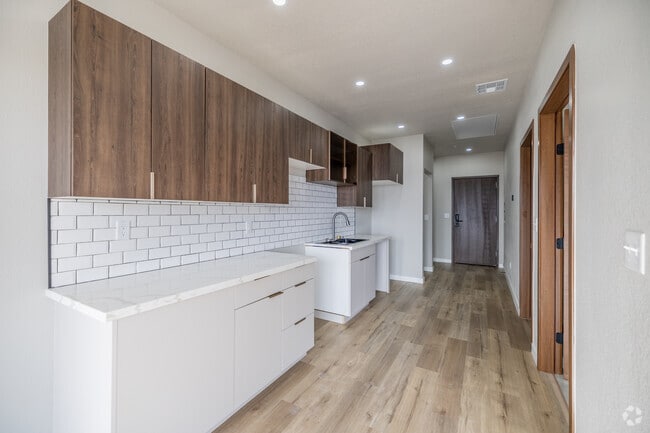 1BR, 1BA - 708SF - A2 - Kitchen