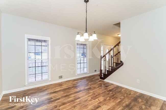 Photo - 7285 Wyngate Dr