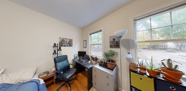 Photo - 16 Marney St Unit 1