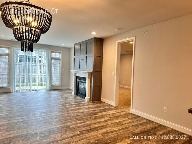 Photo - 417 Roebling Ct