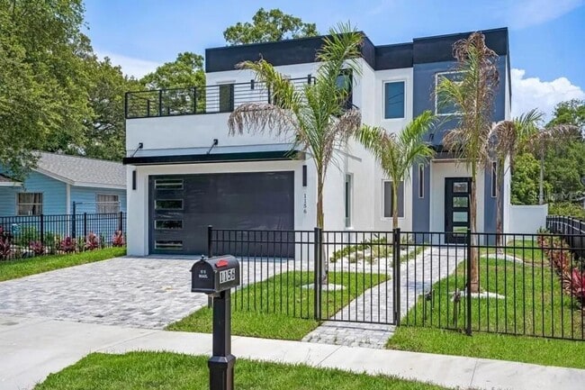 Building Photo - Bold Sarasota Bay Luxury Custom Home, 5 beds/4 baths, Private pool.