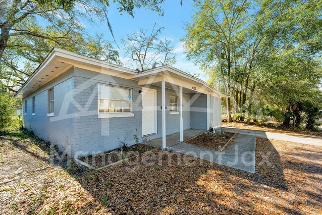 Photo - 1586 W 36th St