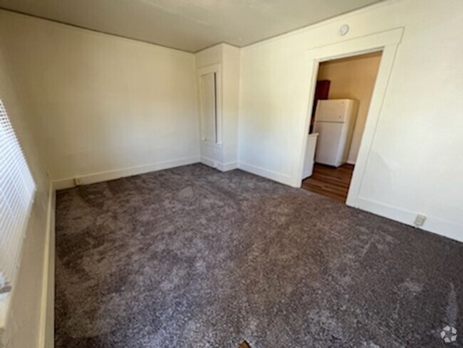 Building Photo - 335 S Chelan Ave Unit 335 S Chelan Ave #B Rental