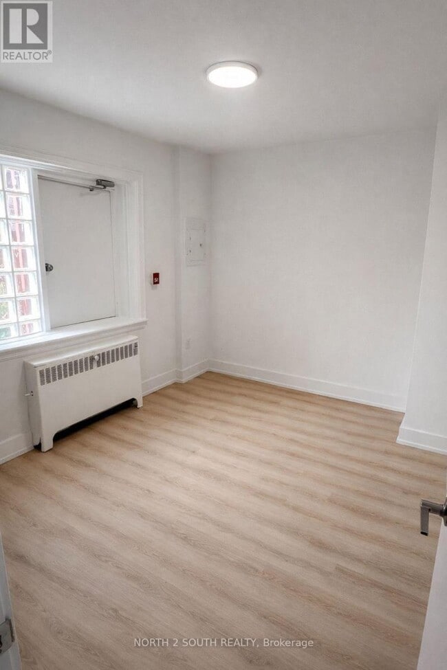 Photo - 1024 King St E Unit 9
