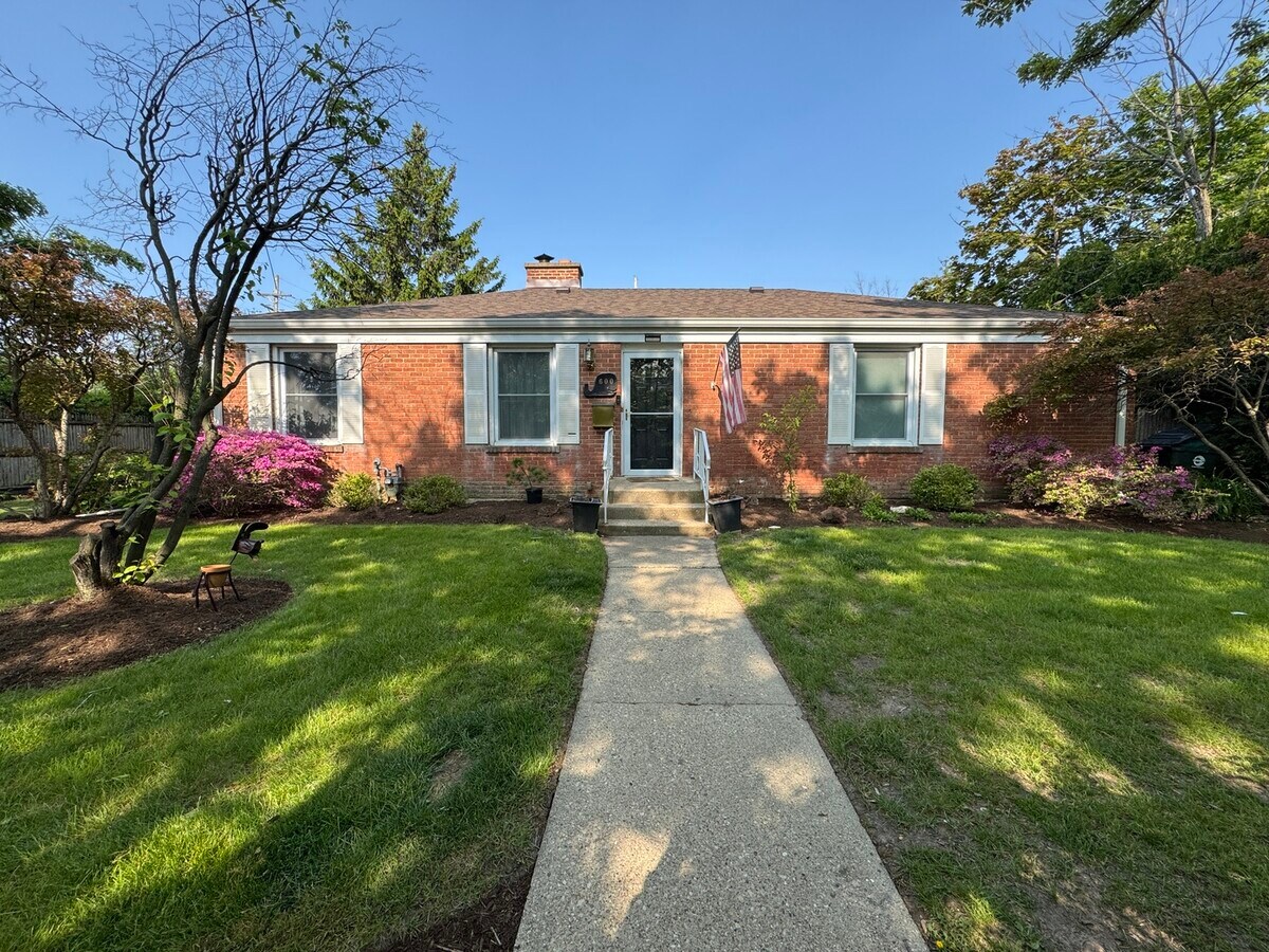 Photo - 600 Garfield Ave House