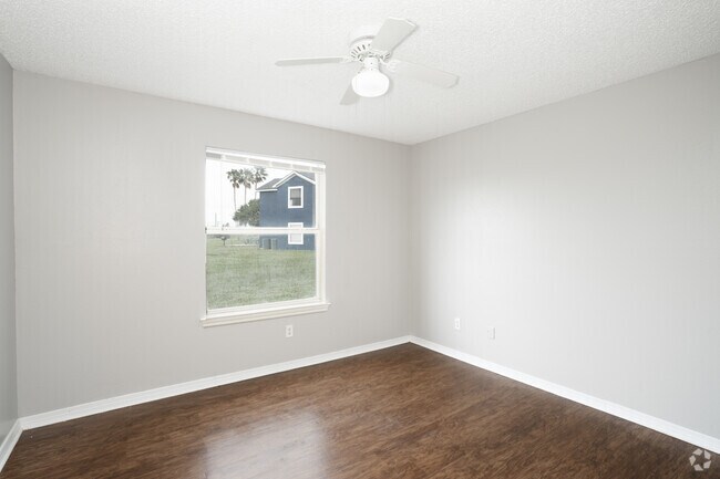 3BR, 2BA - 1,189SF - Bedroom