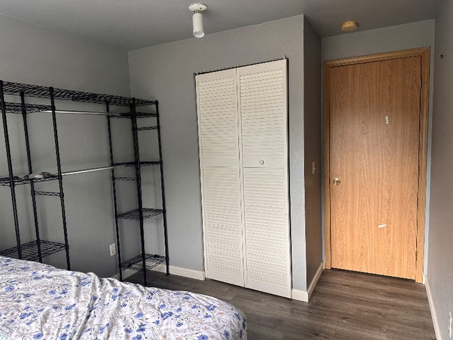 Building Photo - 8408 22nd Ave SW