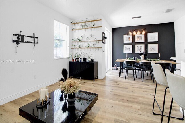 Photo - 4362 NW 114th Path Unidad 4362