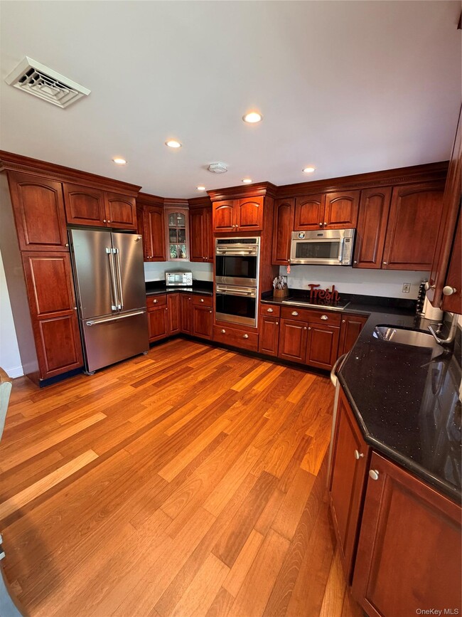 Photo - 364 Lockwood Dr
