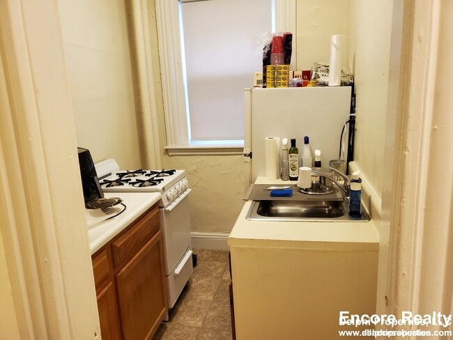 Photo - 1203 Boylston St Unidad 2
