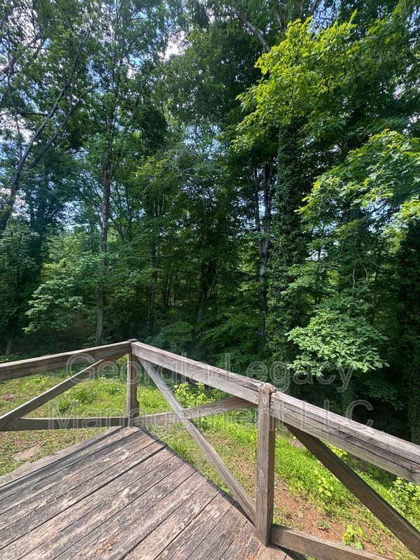Photo - 1122 Sweetwater Cir
