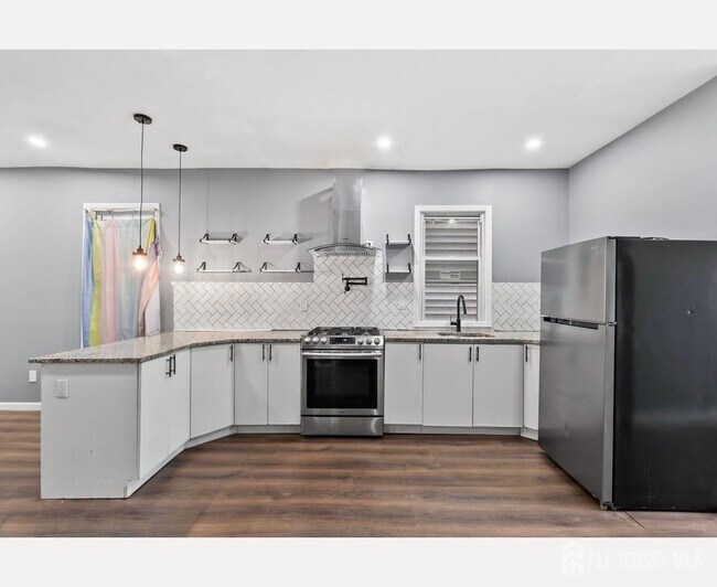487 S 17th St Unit 2 FL