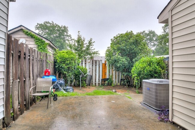Photo - 2 Bed Townhouse!