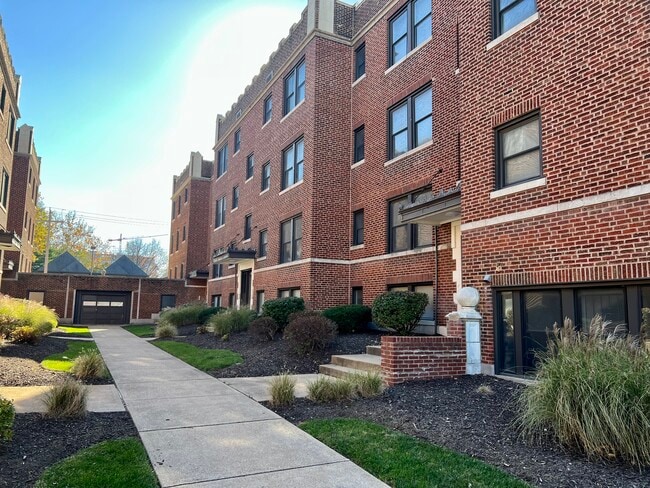 Photo - 4368 Lindell Blvd - Philip H. Barron Realty