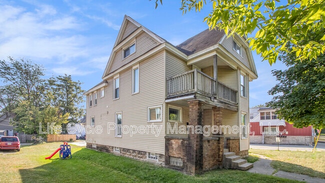 Photo - 1312 Hamilton Ave NW