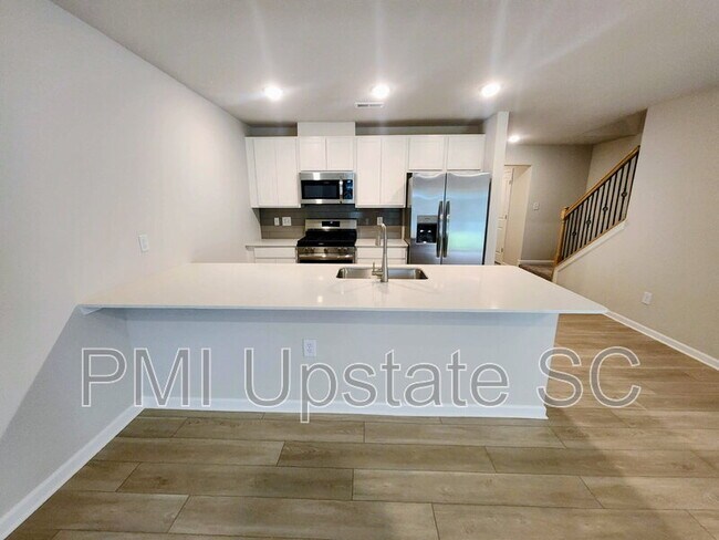 Photo - 810 Sandbach Rd
