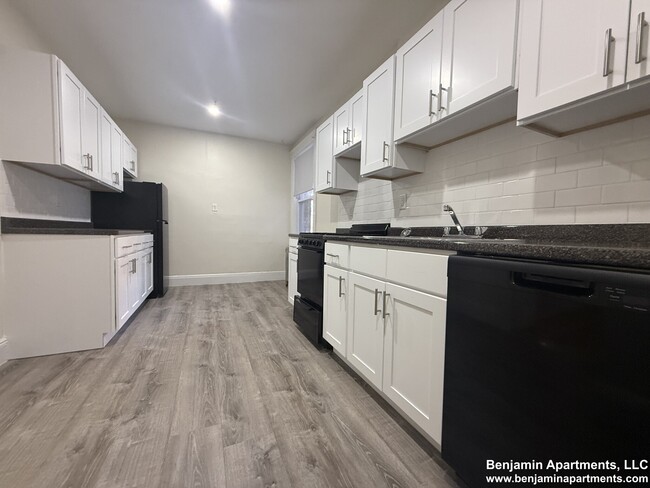 Building Photo - 1626 Commonwealth Ave Unit 4