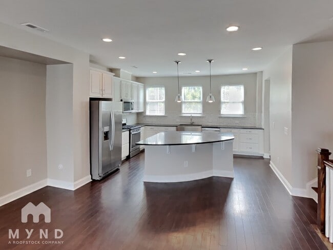 Photo - 2543 Statesville Ave