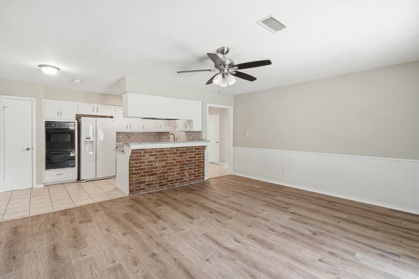 Photo - 2119 Williamsburg Ct S