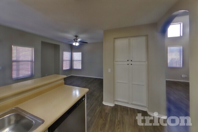 10508 W Coronado Rd