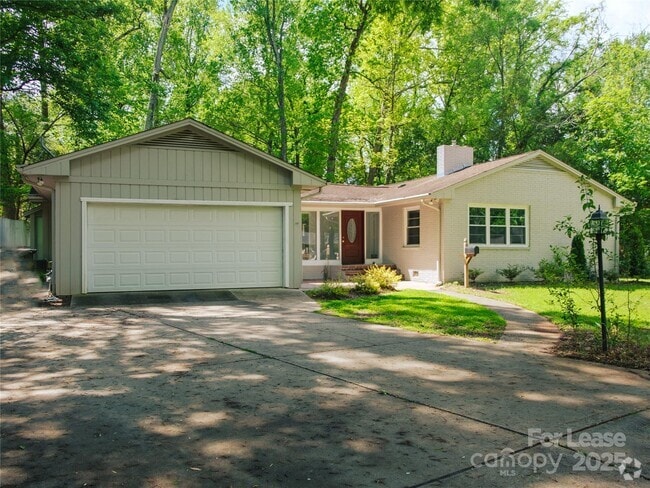 Building Photo - 1123 Lynbrook Dr Rental