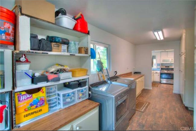 Building Photo - 23692 Lemon Ave Unit Treed Tiny Home Studio