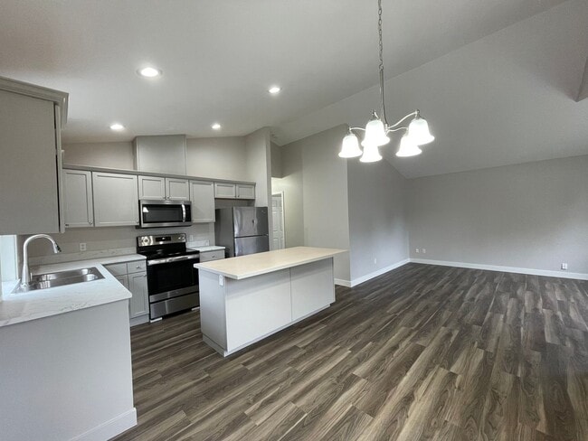 Photo - Kent - Cozy 3 bedroom / 2 bathroom Rambler