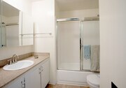2BR, 2BA - 1016SF