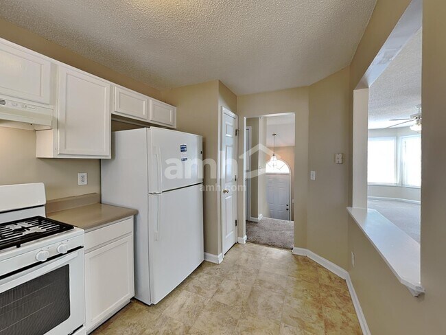 Photo - 405 Ivy Crest Dr