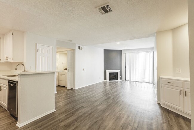 Photo - 16117 Sunset Blvd