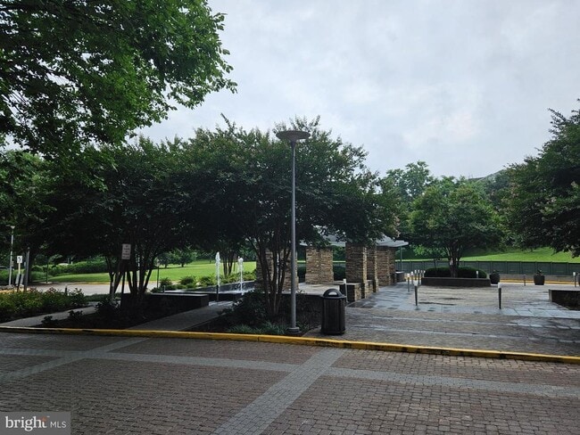 Building Photo - 8220 Crestwood Heights Dr Unit 708 Rental