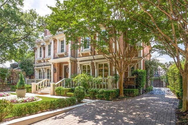 Building Photo - 4309 Fairfax Ave