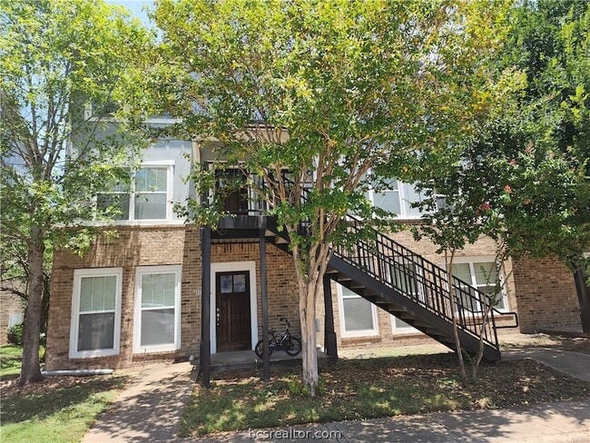 Building Photo - 1725 Harvey Mitchell Pkwy S Unit 1721