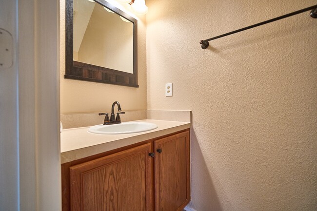 Photo - 18814 Sandelford Dr